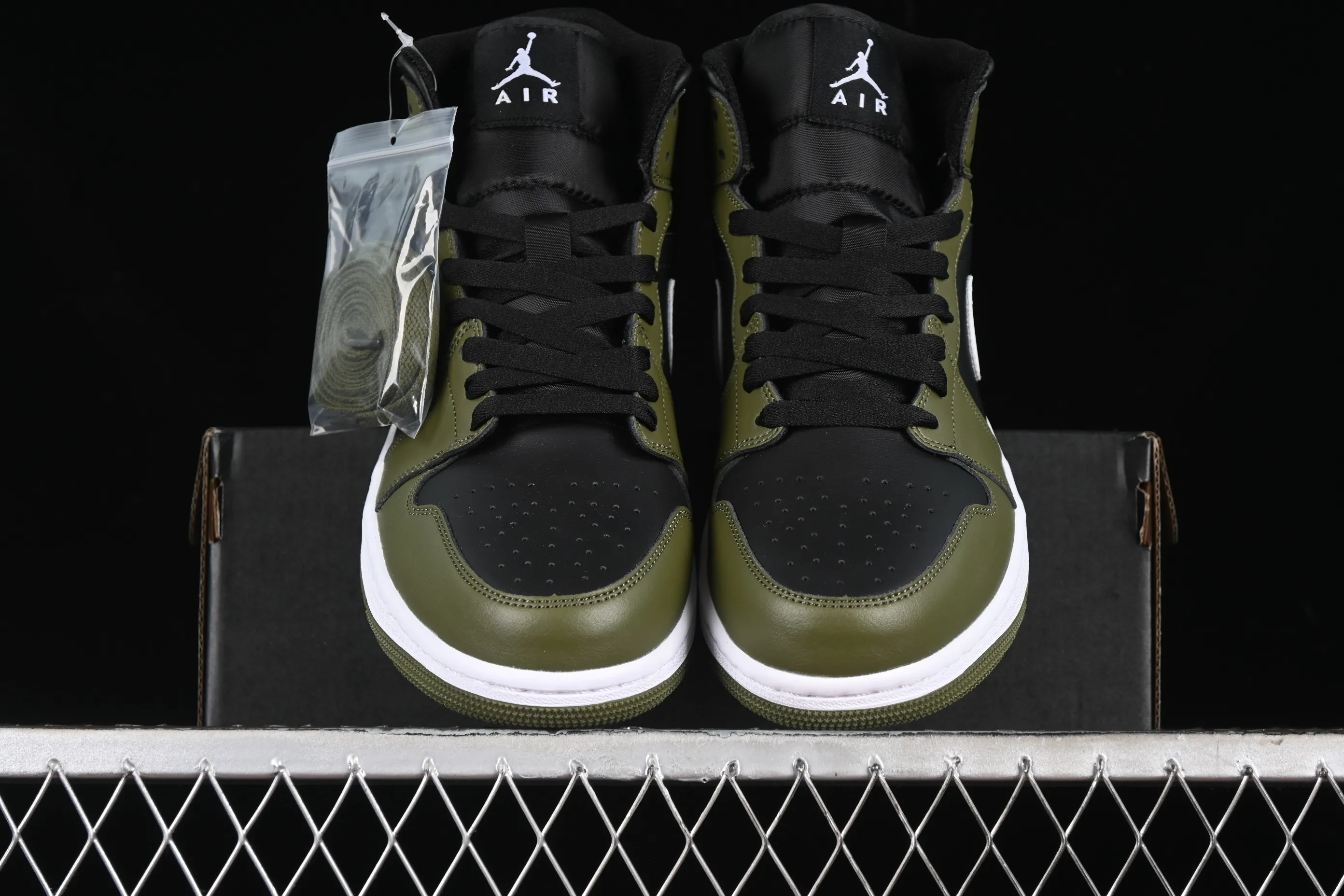 All Categories Air Jordan Jordan Series Basketball Shoes Air Jordan 1 Mid Air Jordan 1 Mid AJ1 Joe 1 Army Green Chinese Cultural Leisure Sneakers DQ8426-092